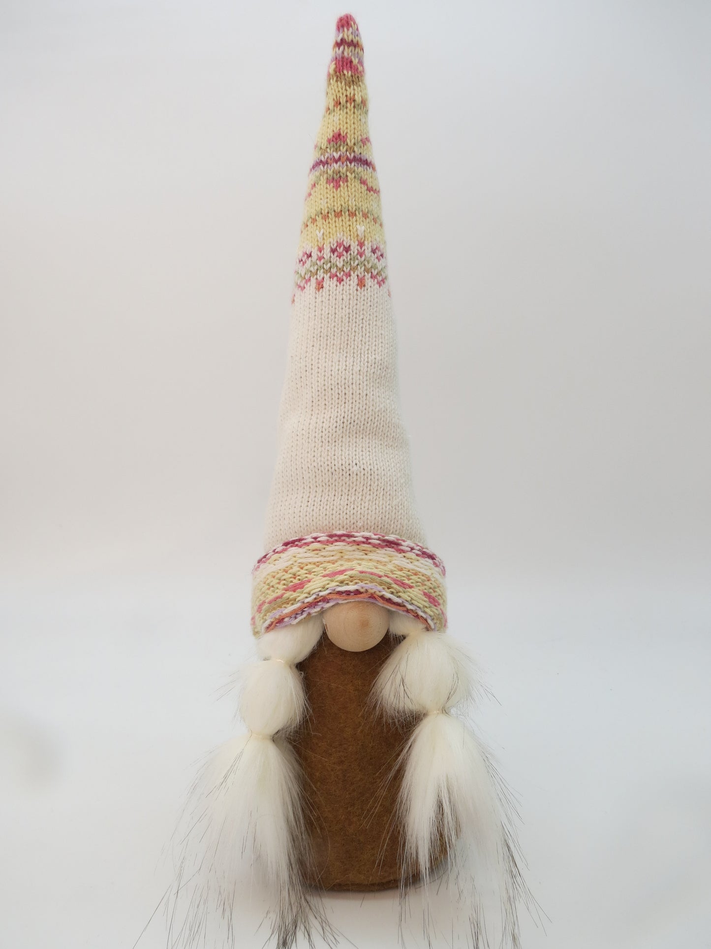 15" (38.1 cm) Medium Gnomess (6038) - Cream with Pattern