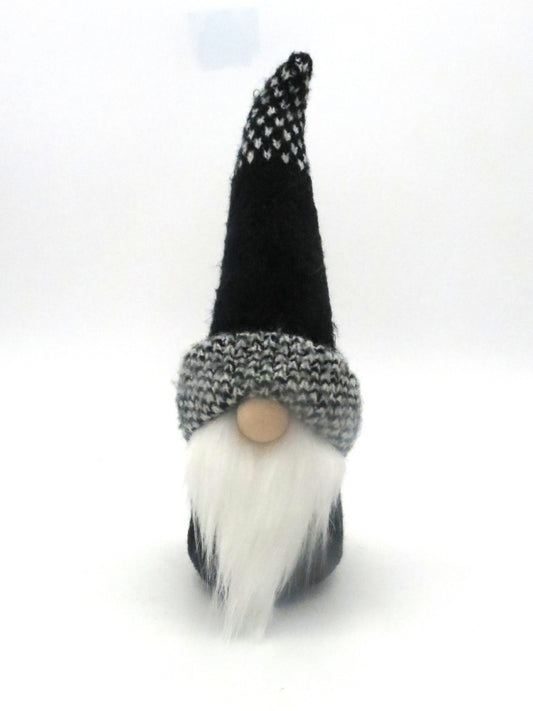 10" (25.4 cm) Small Gnome (6156) Black/White Plaid